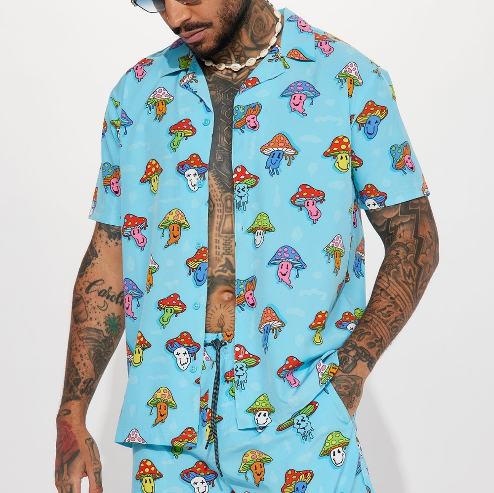 NWT fun and trippy guy's shirt